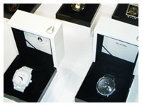 nixon|ニクソン時計・小物・アパレル、レディース商品等も各種取り扱い